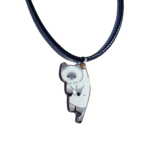 white and grey cat pendant necklace 